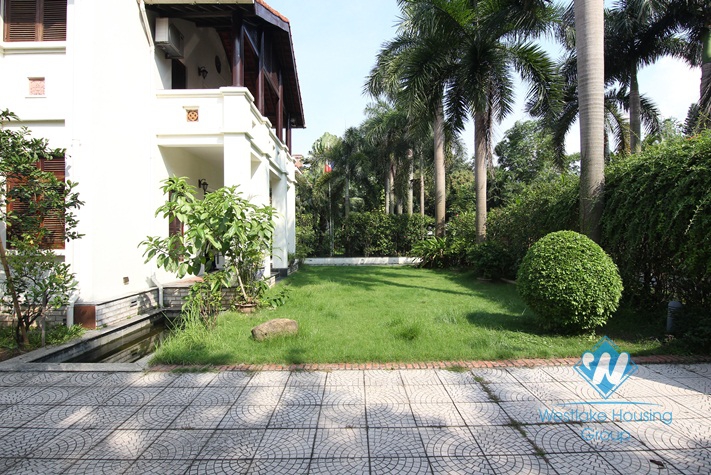 Modern villa with nice garden and swimming pool in Tay Ho Diplomats residence